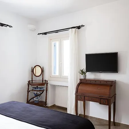 Phos Paros Villa *