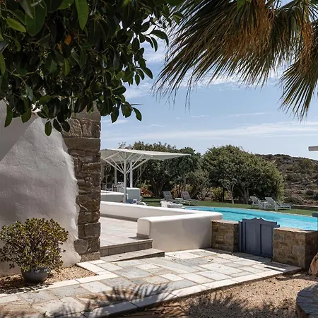 Phos Paros Villa *